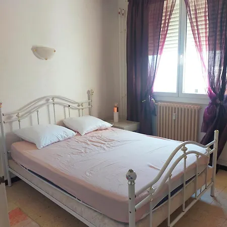 Bel Calme Proche Centre Apartment
